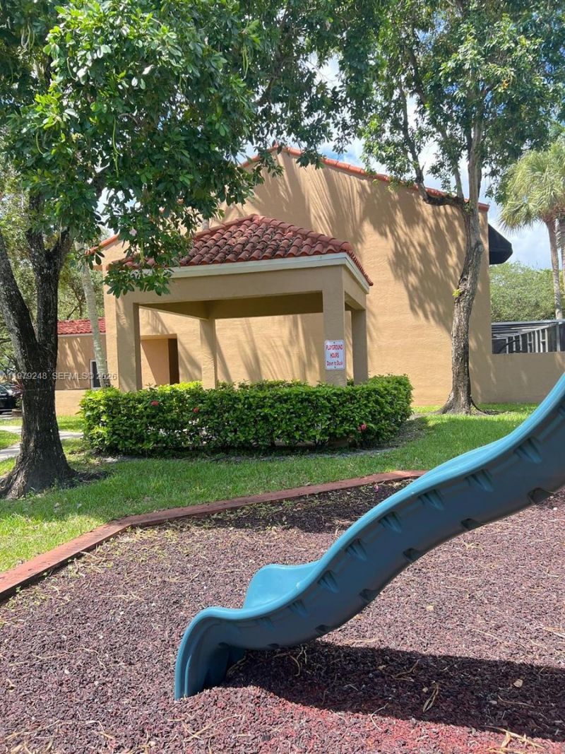 568 N University Dr , Unit 568, Plantation, FL 33324 Photo