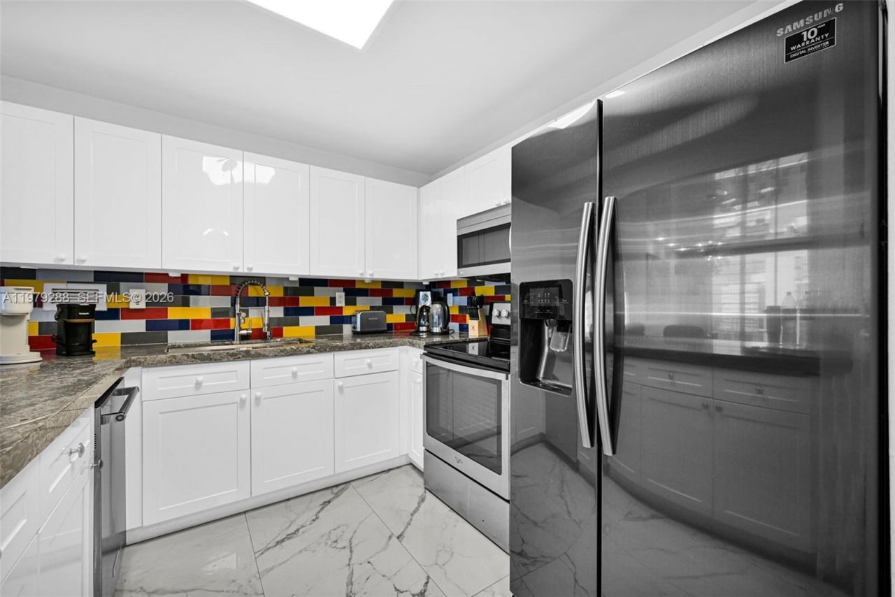 2301 Collins Ave , Unit 1204, Miami Beach, FL 33139 Photo