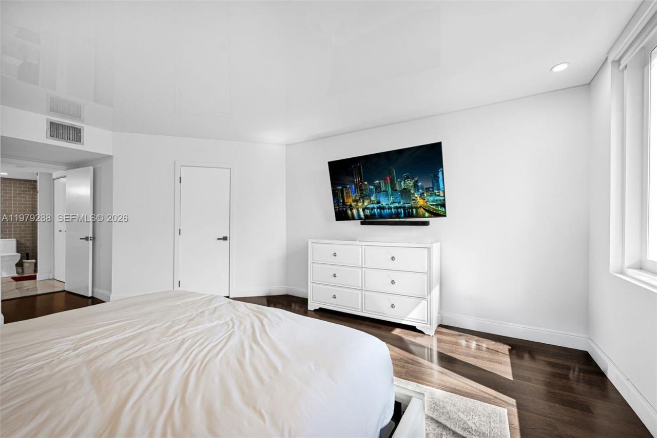 2301 Collins Ave , Unit 1204, Miami Beach, FL 33139 Photo