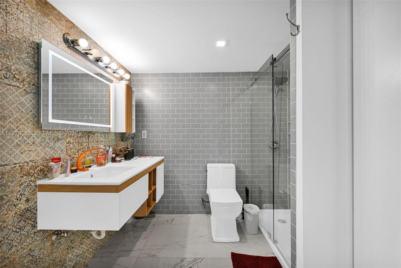 2301 Collins Ave , Unit 1204, Miami Beach, FL 33139 Photo