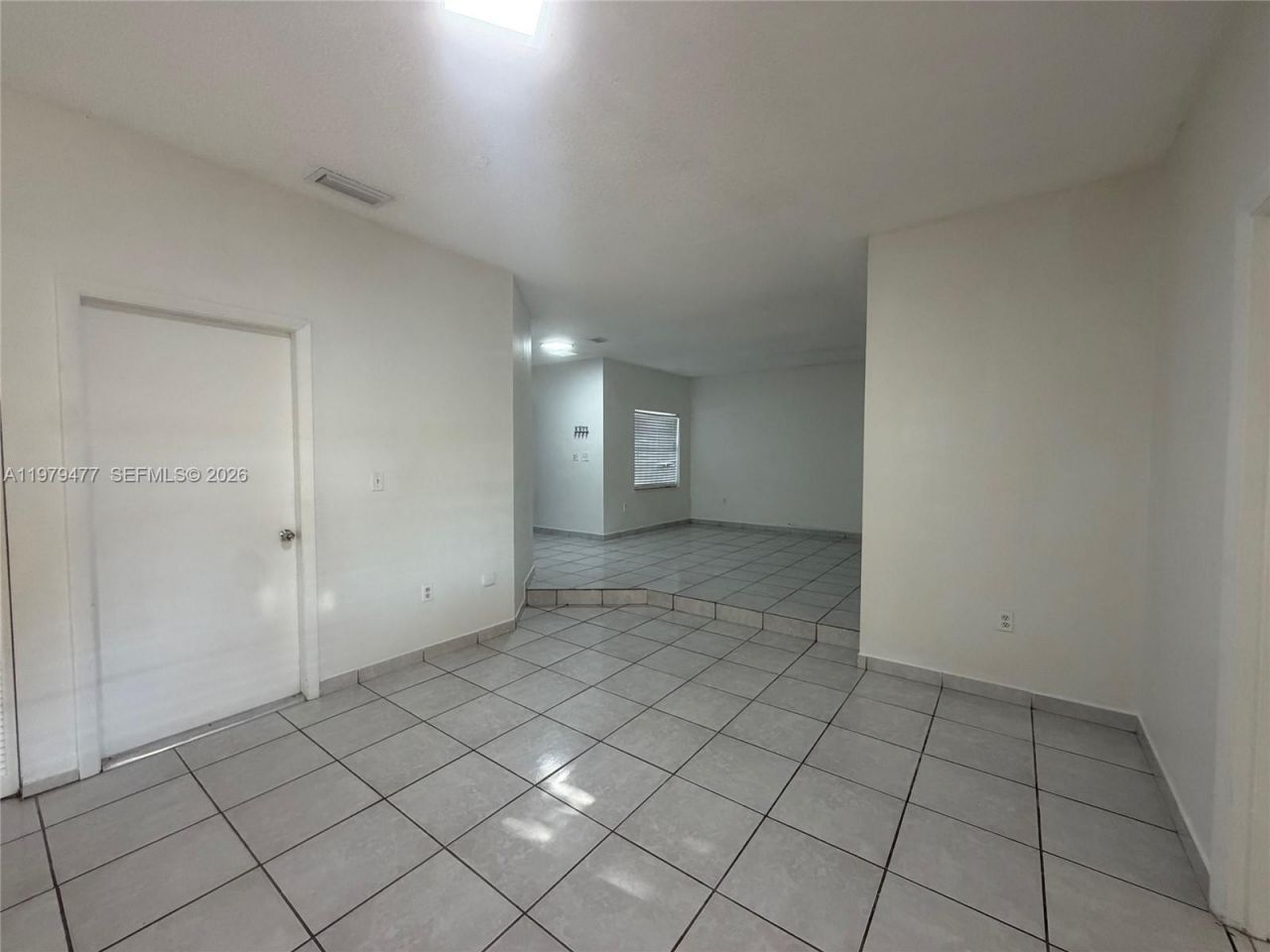 1090 NW 128th Ct, Miami, FL 33182 Photo