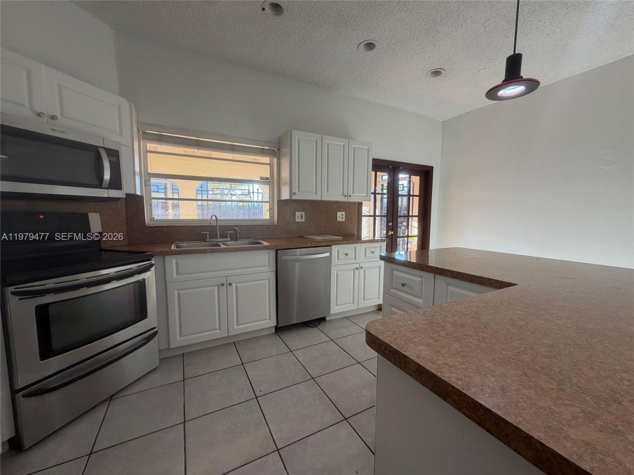 1090 NW 128th Ct, Miami, FL 33182 Photo