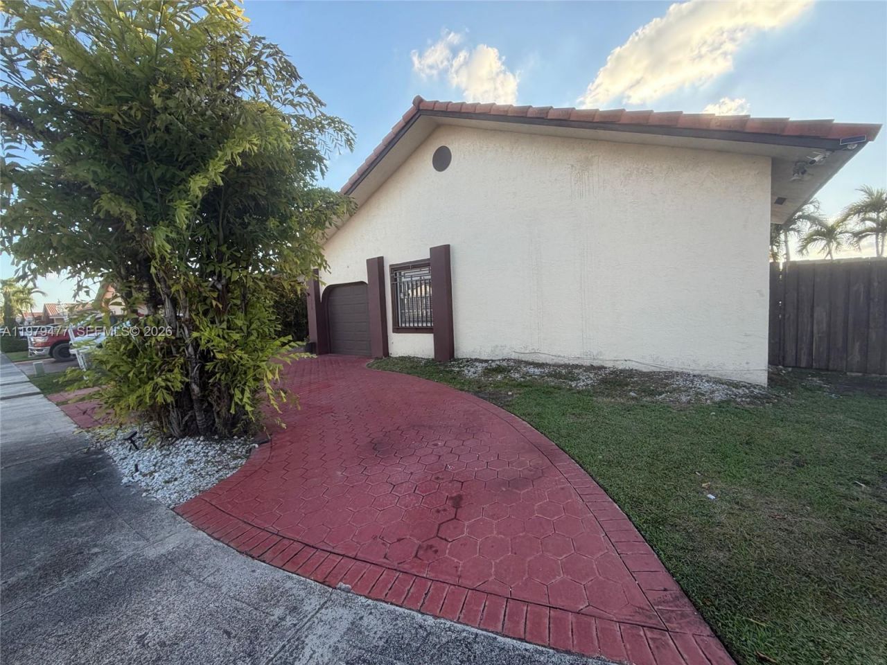 1090 NW 128th Ct, Miami, FL 33182 Photo