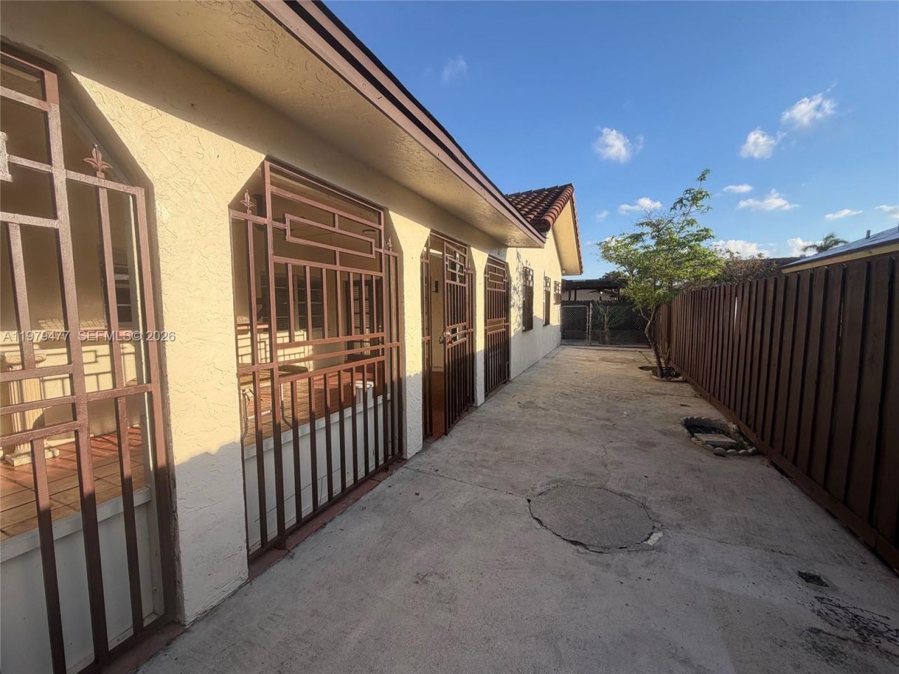 1090 NW 128th Ct, Miami, FL 33182 Photo