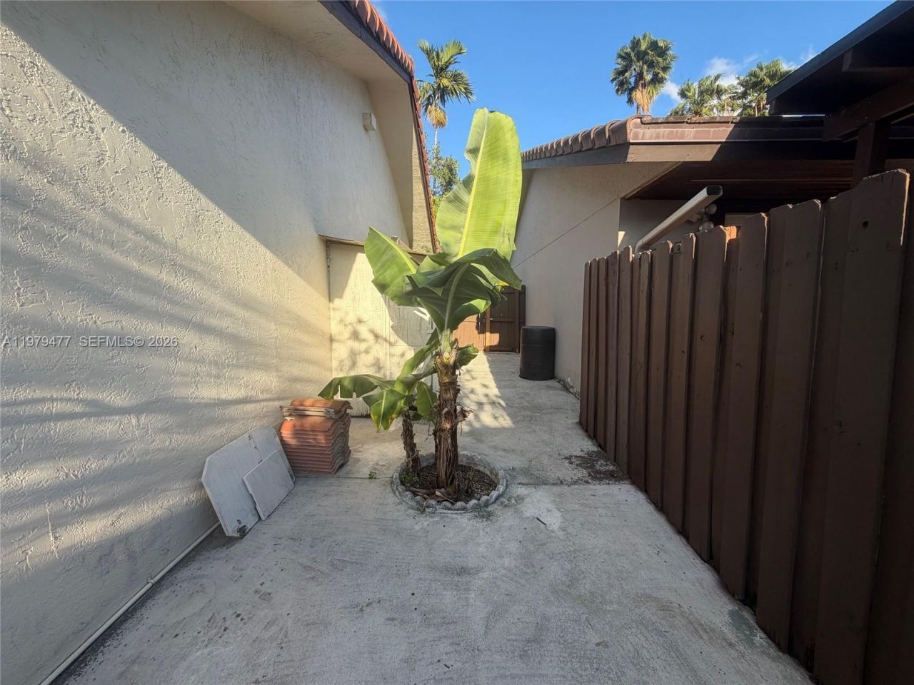 1090 NW 128th Ct, Miami, FL 33182 Photo