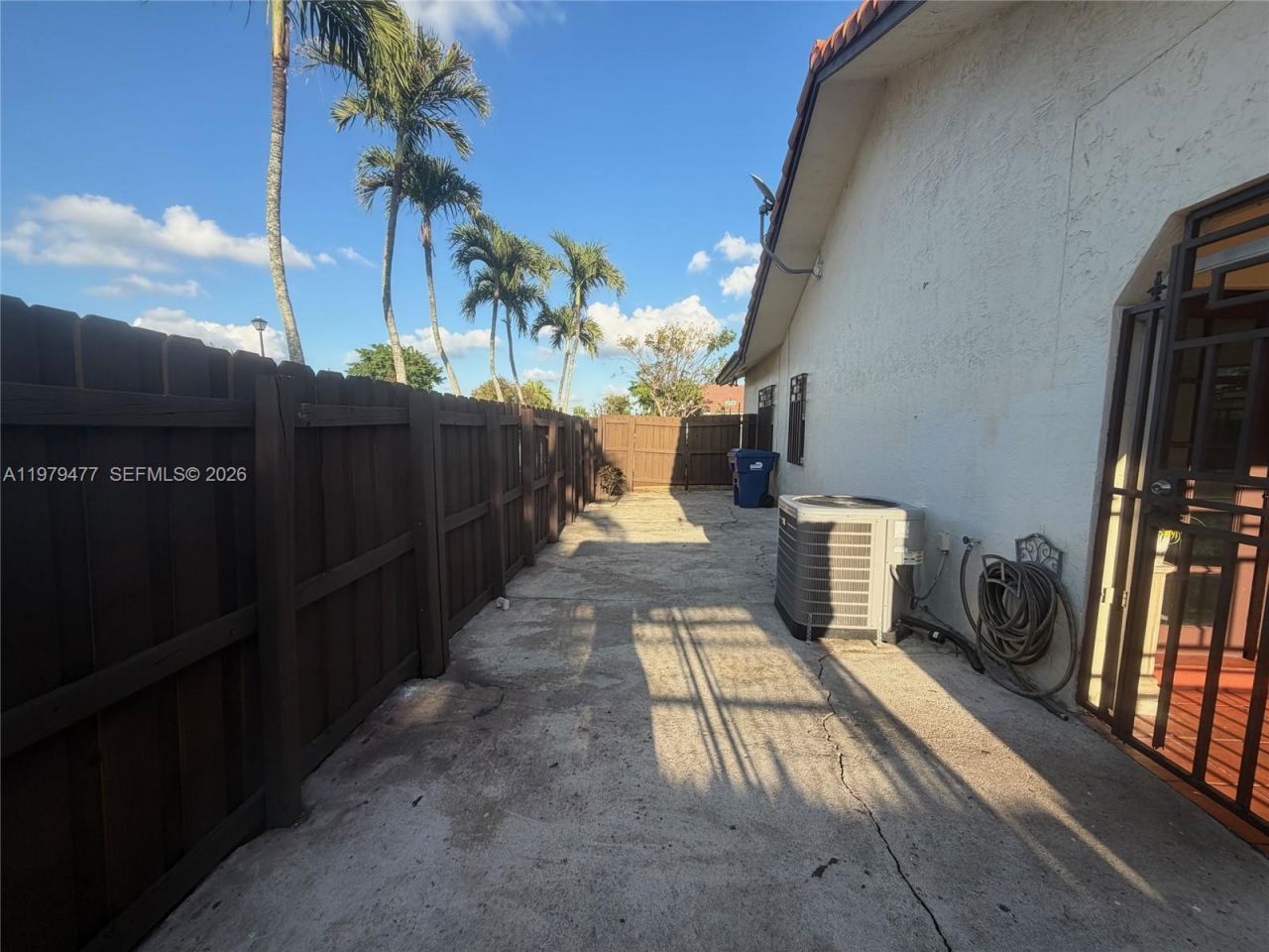 1090 NW 128th Ct, Miami, FL 33182 Photo