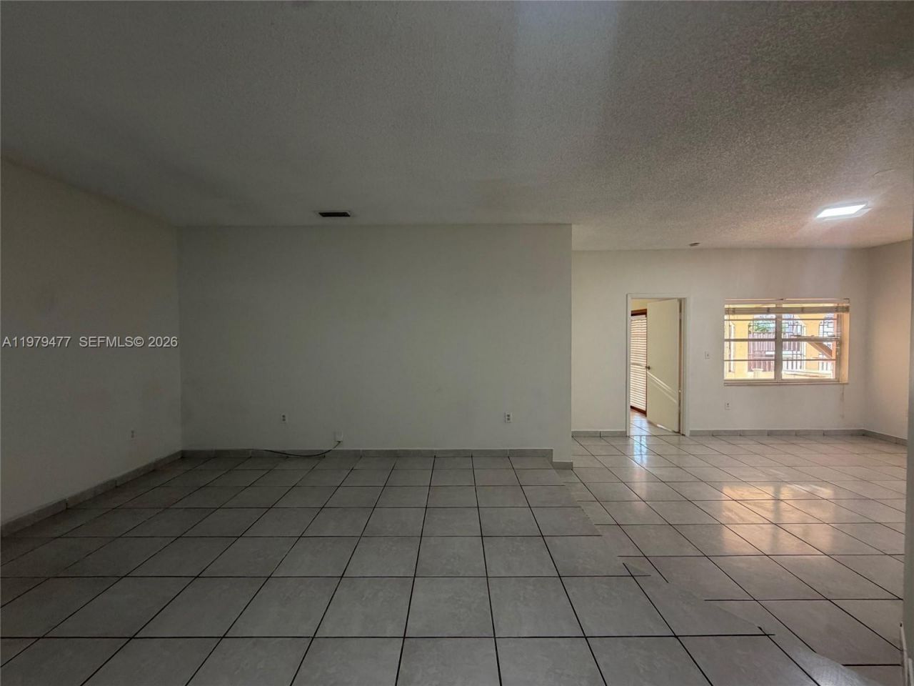 1090 NW 128th Ct, Miami, FL 33182 Photo