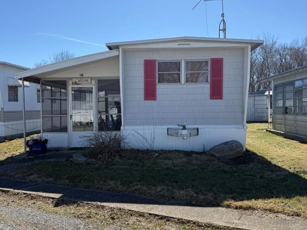 3575 NE Catawba Road, Unit 18, Port Clinton, OH 43452