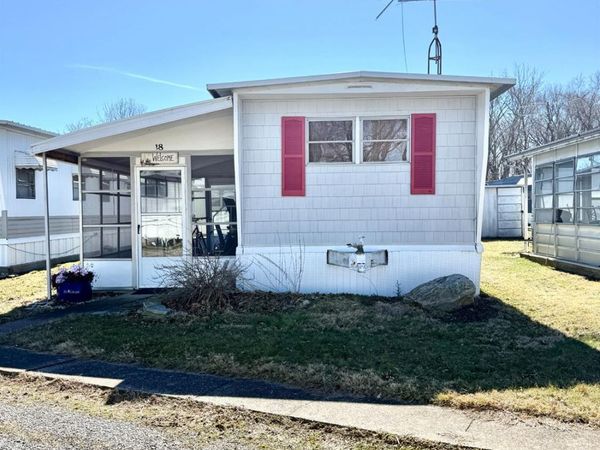 3575 NE Catawba Road, Unit 18, Port Clinton, OH 43452