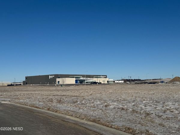 00 1ST AVENUE NE, Watertown, SD 57201