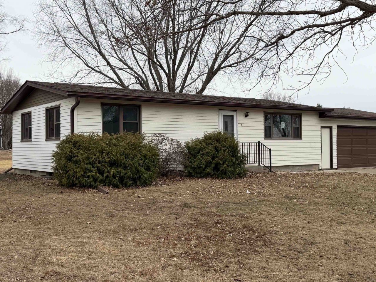 6 Grandview Boulevard, Spencer, IA 51301 Main Photo