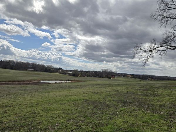 Niles Ferry Rd, Madisonville, TN 37354