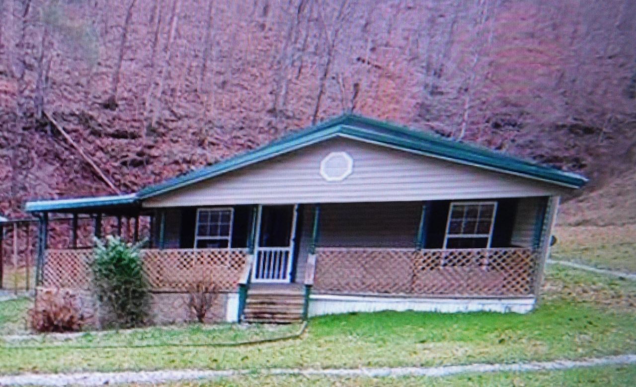 112 Carter Brock Road, Pineville, KY 40977 Main Photo