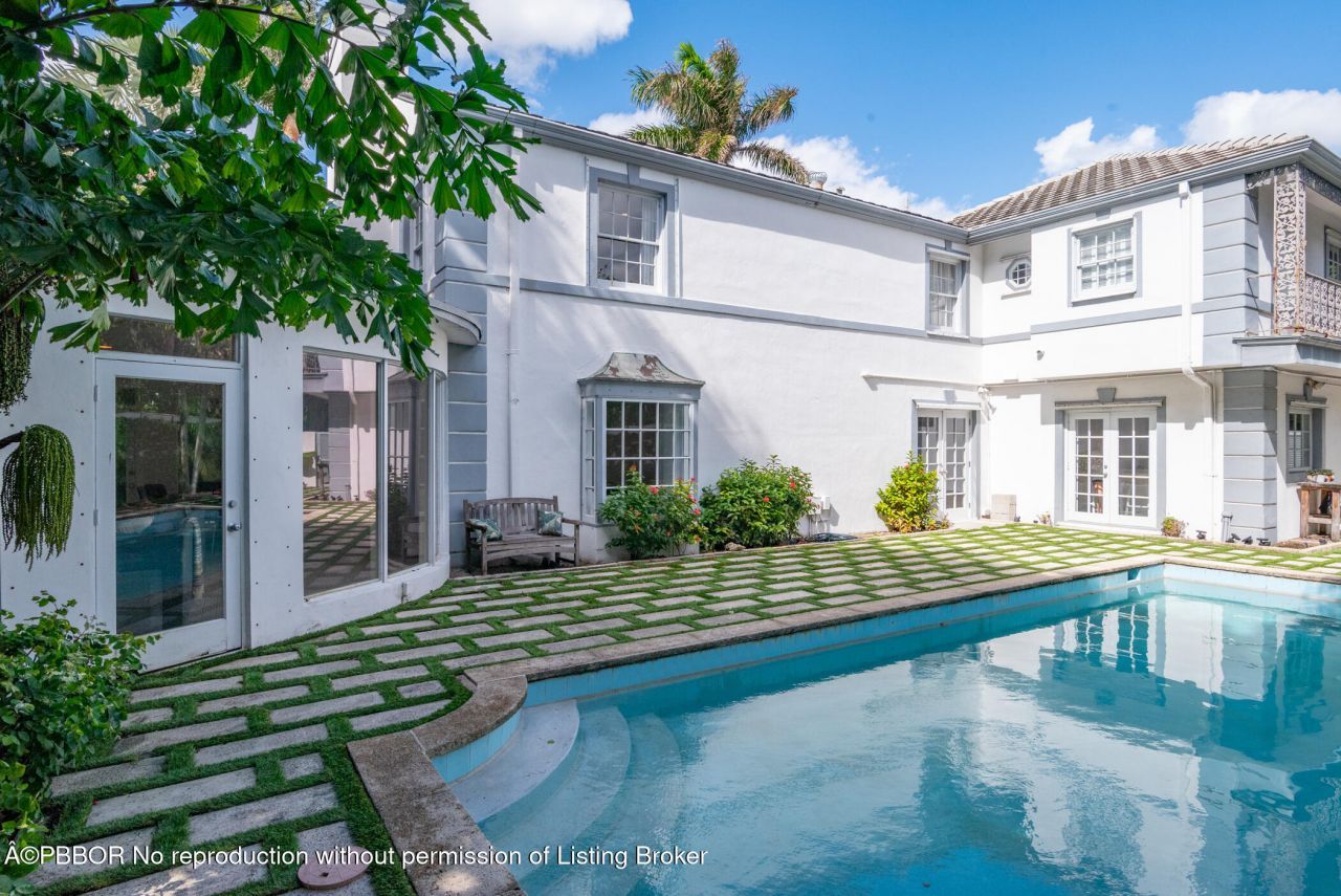 361 Crescent Drive, Palm Beach, FL 33480 Photo