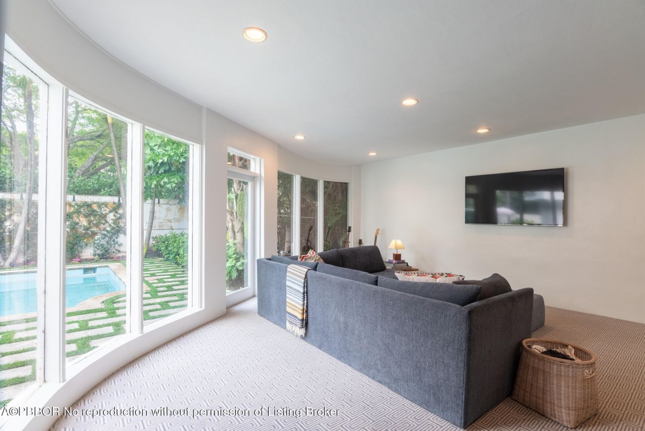 361 Crescent Drive, Palm Beach, FL 33480 Photo