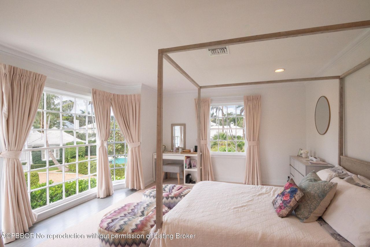 361 Crescent Drive, Palm Beach, FL 33480 Photo