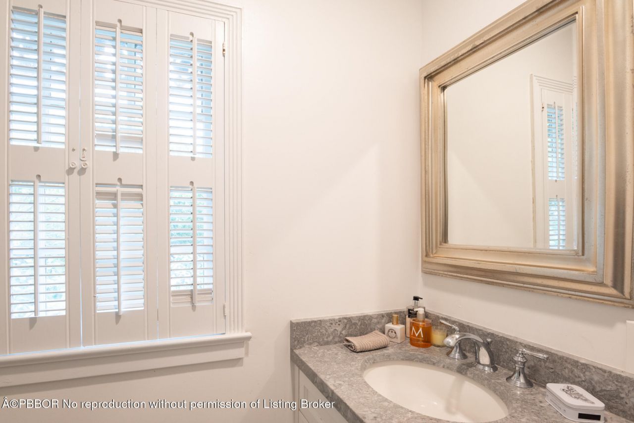 361 Crescent Drive, Palm Beach, FL 33480 Photo