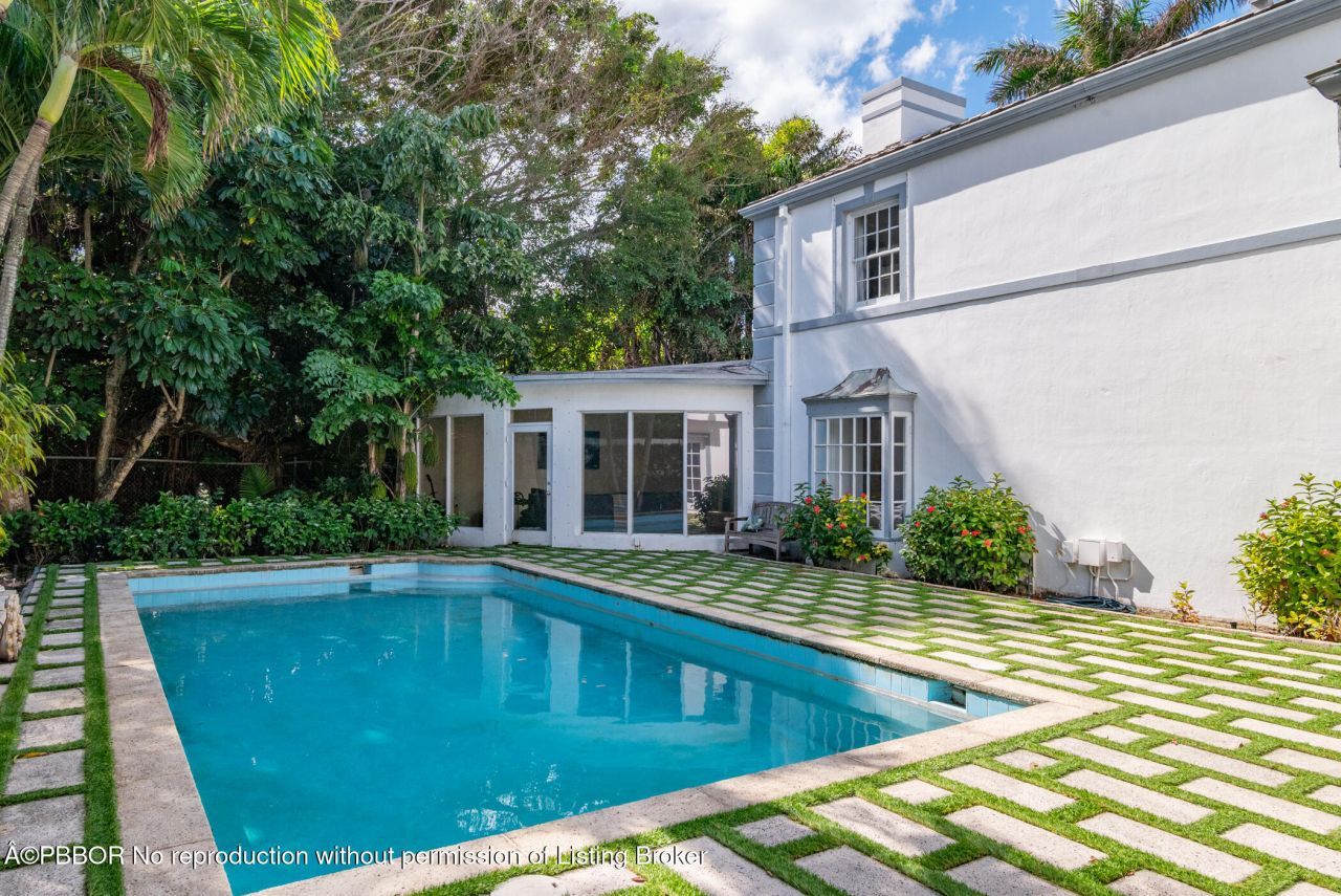 361 Crescent Drive, Palm Beach, FL 33480 Photo