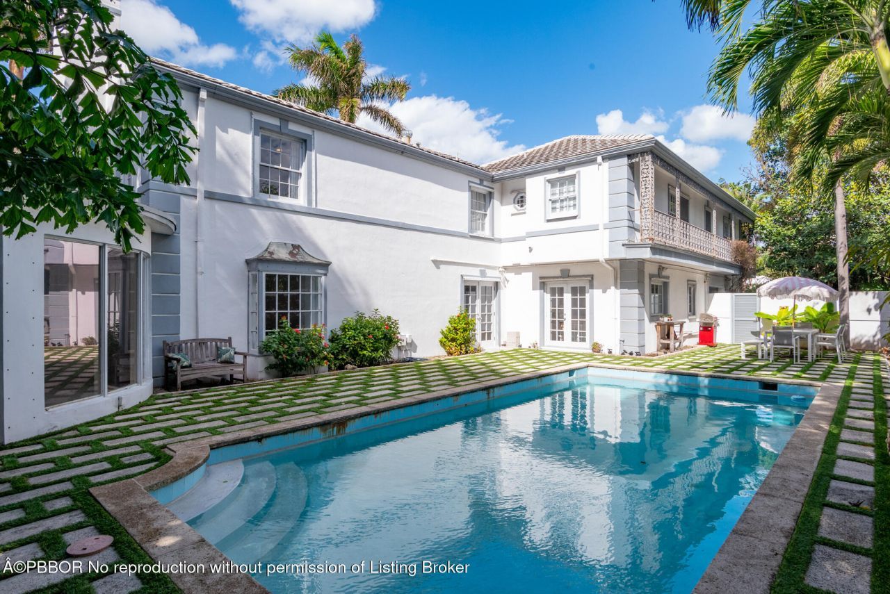 361 Crescent Drive, Palm Beach, FL 33480 Photo