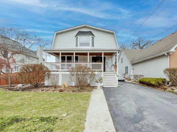 228 W Grove Street , Lombard, IL 60148