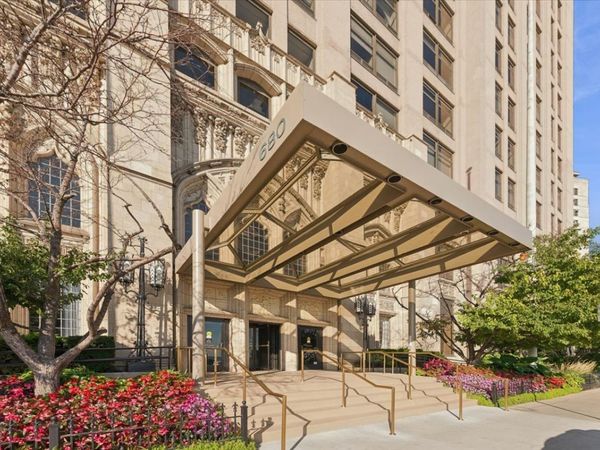 680 N Lake Shore Drive , Chicago, IL 60611