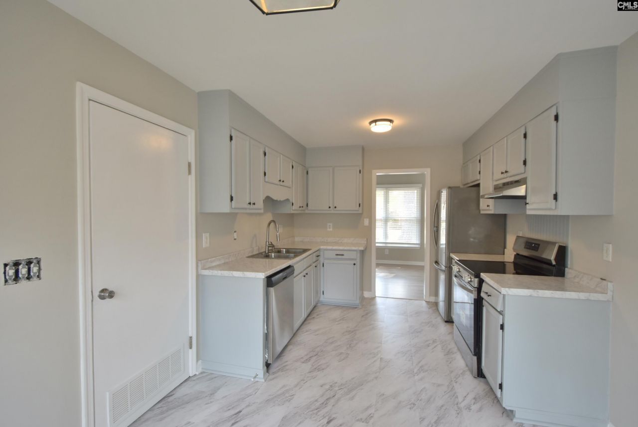 220 N Chateau Drive Photo 8