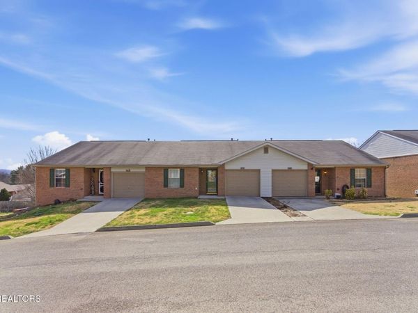 355 Hawthorne Oaks Way, Powell, TN 37849