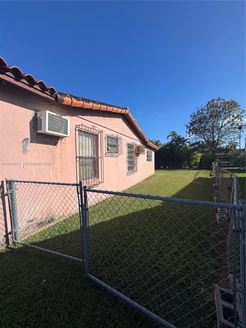 10730 SW 66th Dr, Miami, FL 33173 Photo