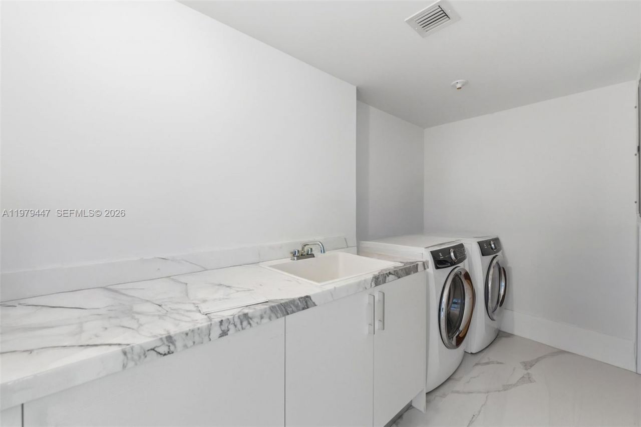 330 Sunny Isles Blvd, Unit 5-2304, Sunny Isles Beach, FL 33160 Photo