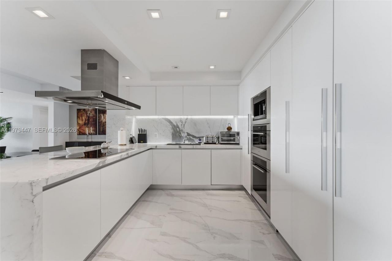 330 Sunny Isles Blvd, Unit 5-2304, Sunny Isles Beach, FL 33160 Photo