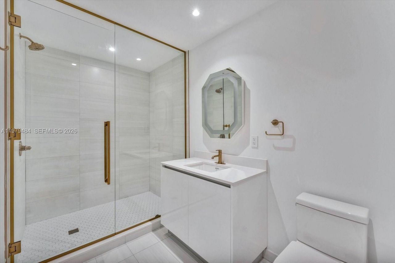 2678 Tigertail Ave , Unit 902, Miami, FL 33133 Photo