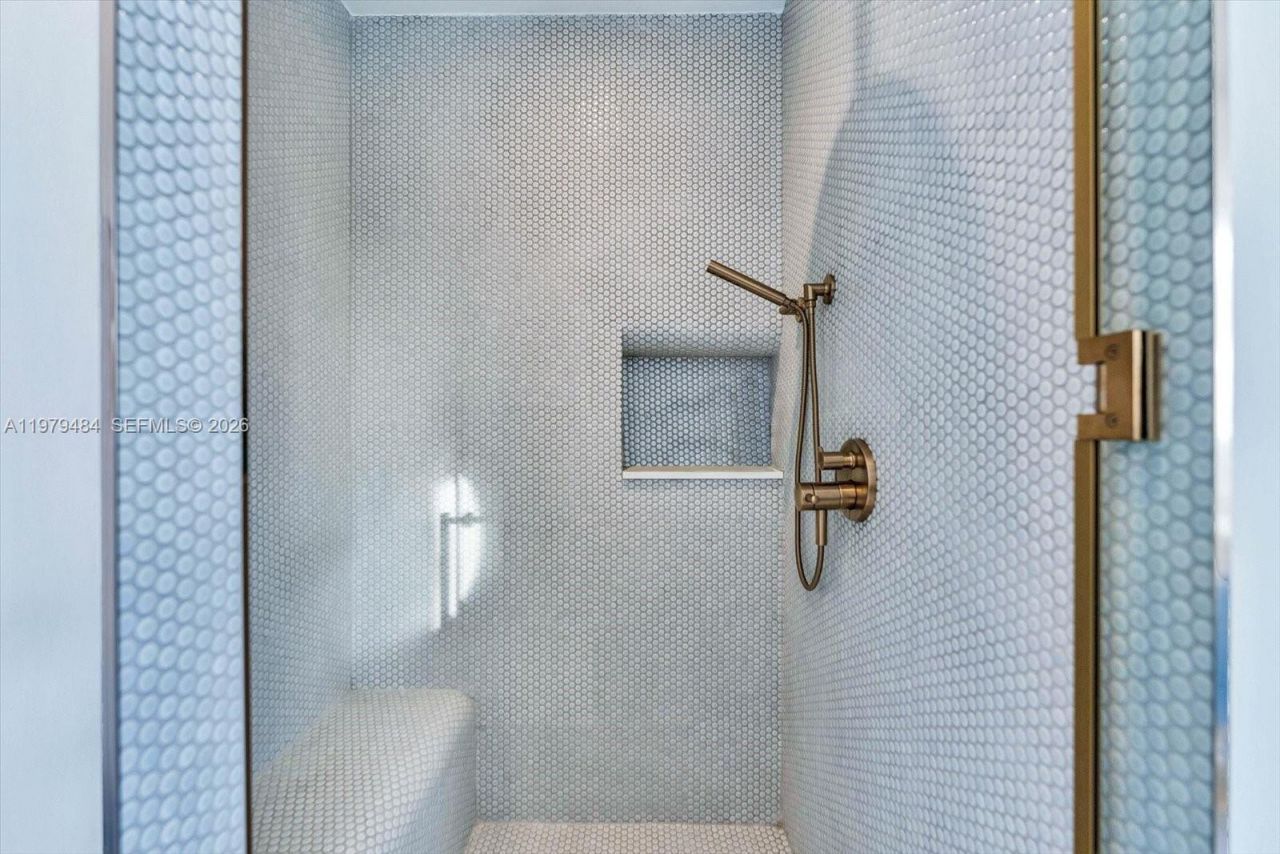 2678 Tigertail Ave , Unit 902, Miami, FL 33133 Photo