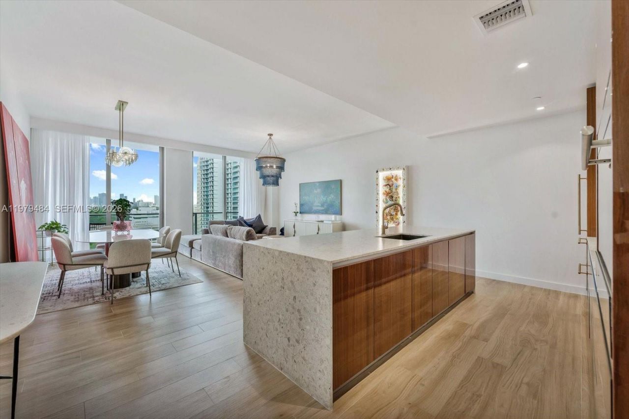 2678 Tigertail Ave , Unit 902, Miami, FL 33133 Photo