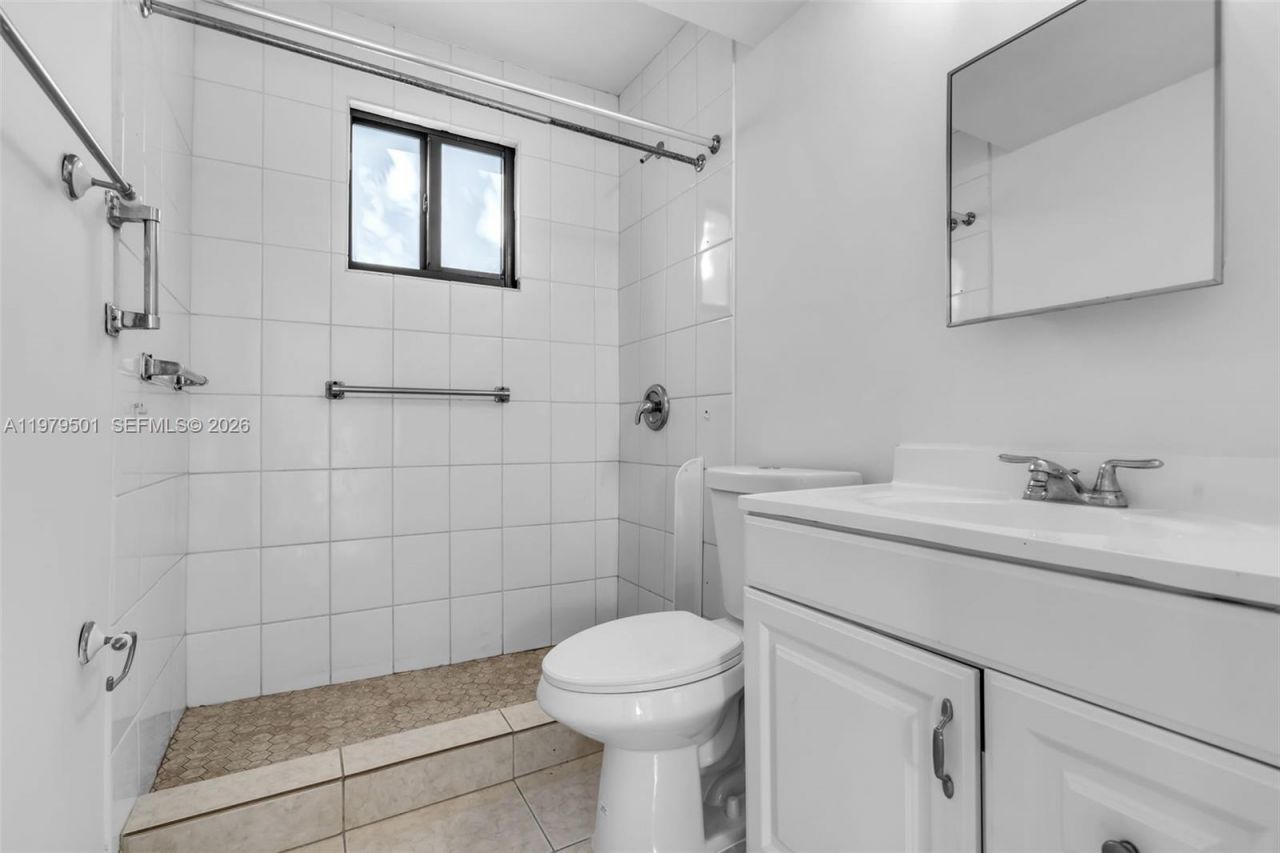 130 SW 31st Ct, Unit 2, Miami, FL 33135 Photo