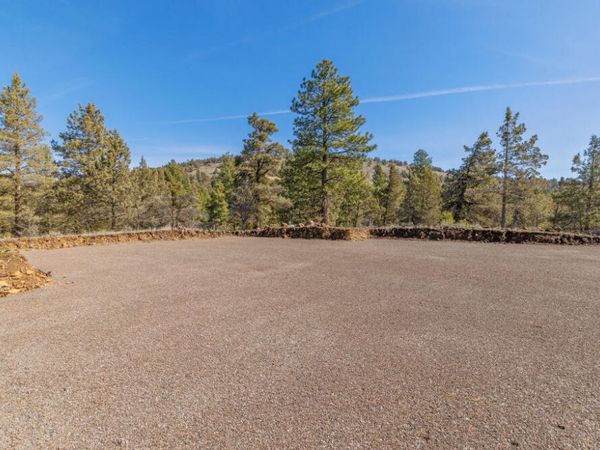 1075 Water Birch Court, Klamath Falls, OR 97601