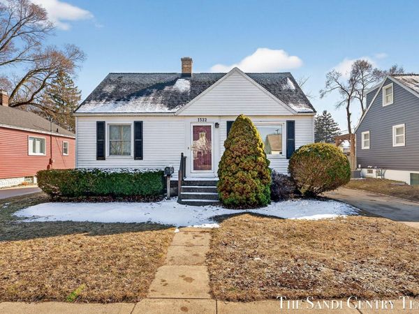 1322 Waverly Avenue, Grand Haven, MI 49417