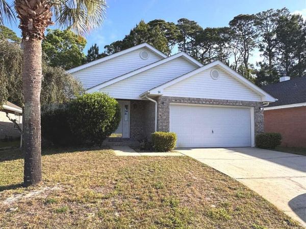 711 Marsh Harbor Dr, Mary Esther, FL 32569