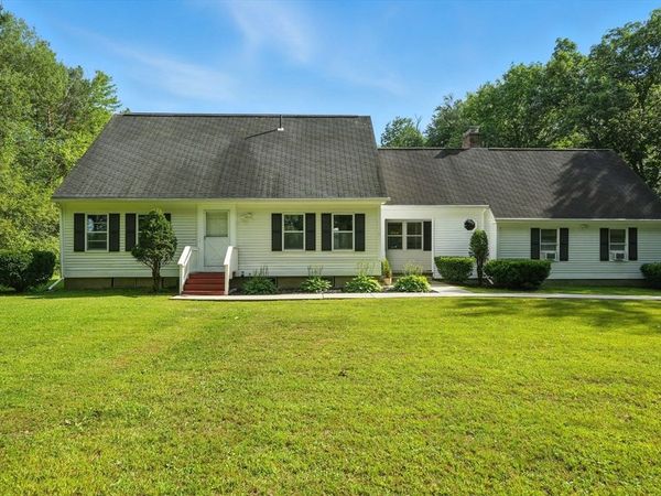 178 West Pomeroy Lane, Amherst, MA 01002