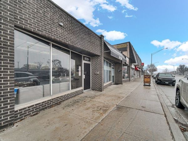 9725 Southwest Highway , Oak Lawn, IL 60453