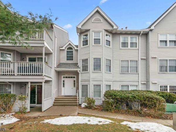 15 Boulder Run Rd, Paterson, NJ 07501