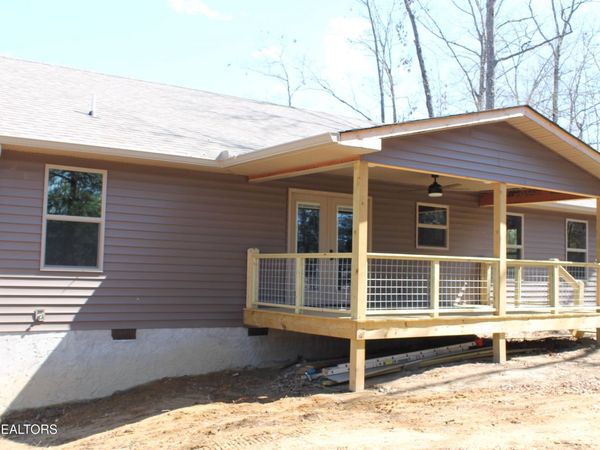 807 Dulog Tr, Jamestown, TN 38556