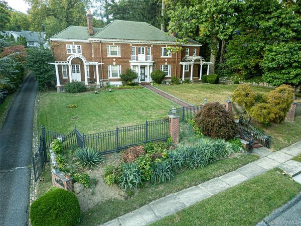 26 Overlook Circle , New Rochelle, NY 10804