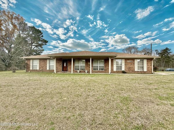 1068 E Gallman Road, Hazlehurst, MS 39083