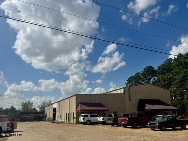 720 M & O Drive, Pearl, MS 39208