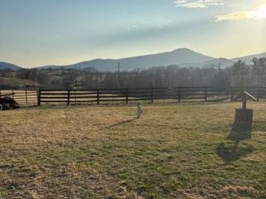 2483 JERICHO ROAD, FLINT HILL, VA 22627