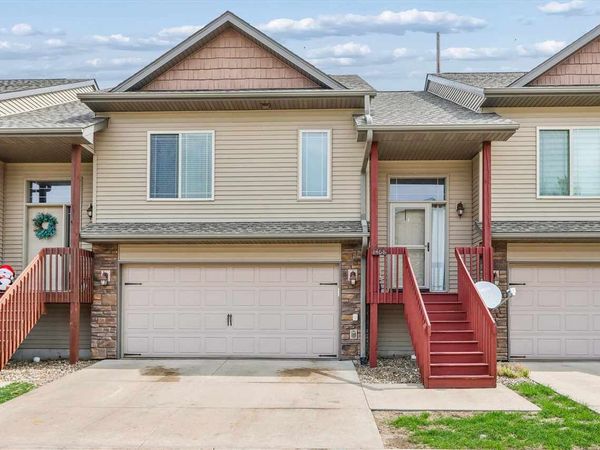 1468 Marilyn Dr, North Liberty, IA 52317