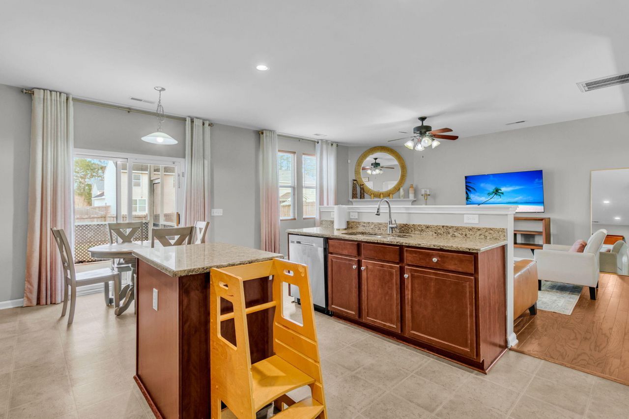 415 Watershed Drive Photo 10