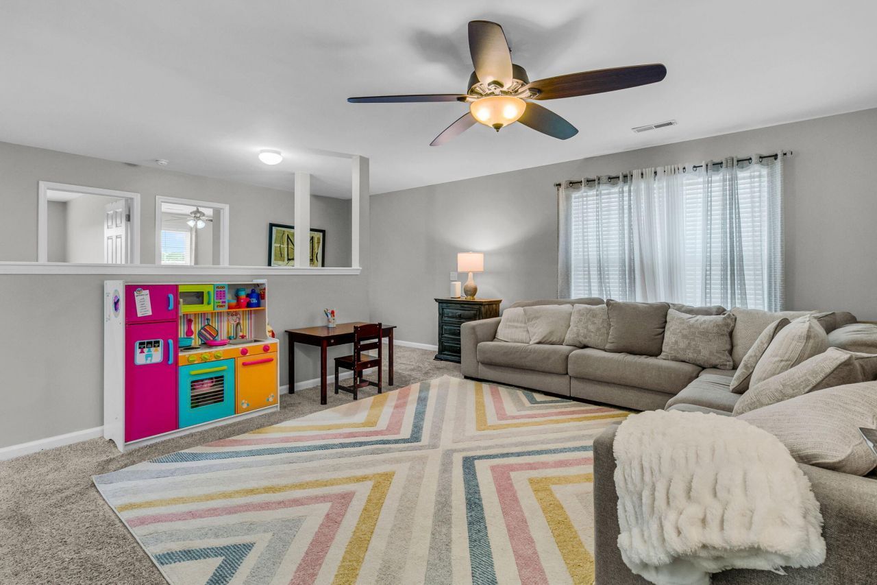 415 Watershed Drive Photo 16