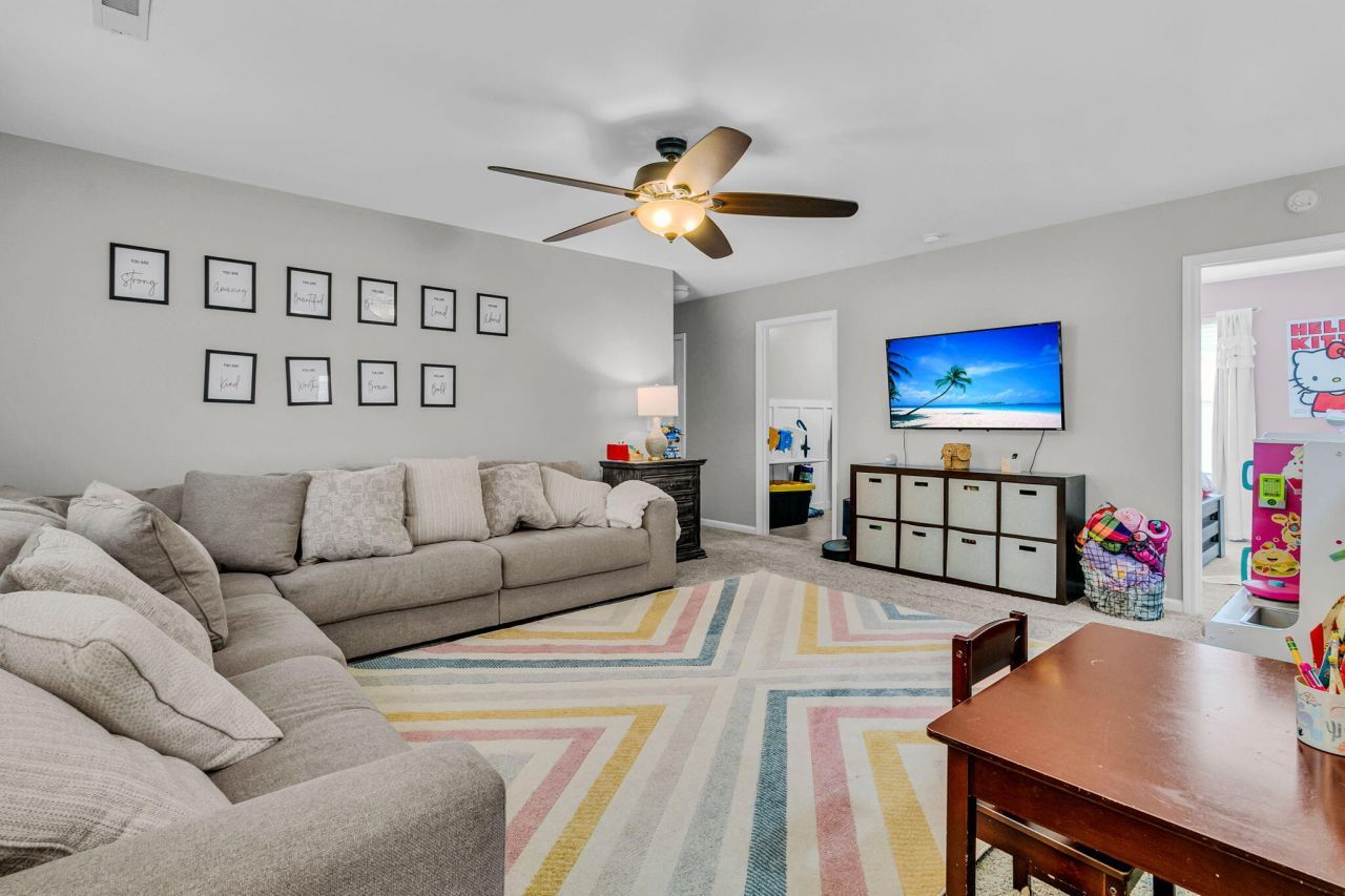 415 Watershed Drive Photo 17