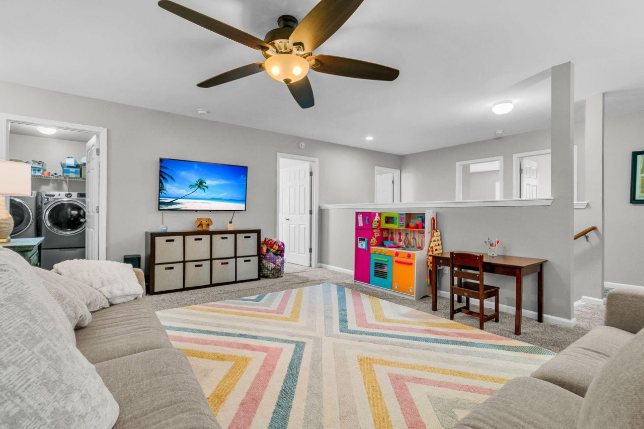 415 Watershed Drive Photo 18